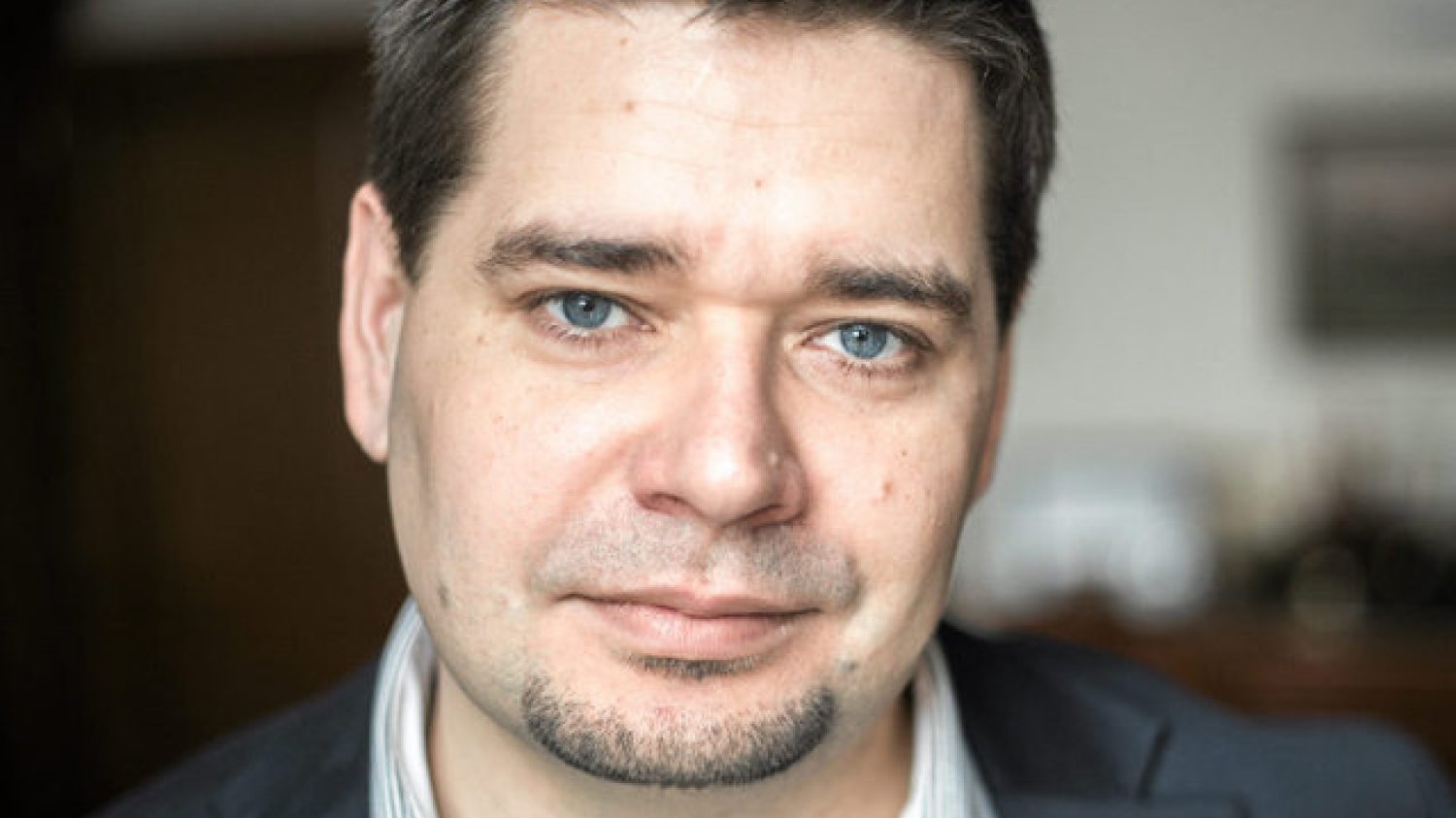 Jako wiceminister w rządzie PO-PSL Michał Królikowski pracował nad odebraniem kobietom prawa do przerwania ciąży. Teraz pomaga prezydentowi Dudzie w pisaniu ustaw sądowniczych. Prokuratura bada wątek przelewu miliona złotych na konto jego kancelarii prawn