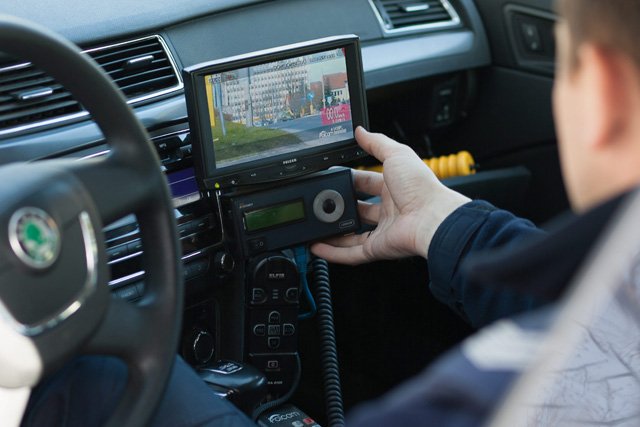 Lubelski sąd uznał, że zapisy z wideo-rejestratorów montowanych w radiowozach nie mogą być dowodem w sprawach o przekroczenie dozwolonej prędkości.