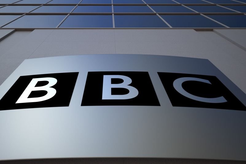 BBC informuje o możliwym opuszczeniu Unii Europejskiej przez Polskę.