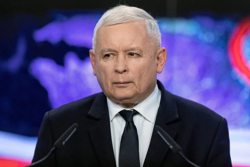 Jarosław Kaczyński jest zadowolony z wyniku PiS, ale ostrzega przed "atakami przeciwników"