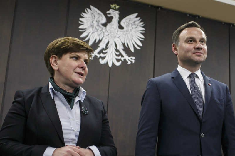 Politycy PiS w walce o głosy gubią się w sieci własnych zarzutów pod adresem PO.