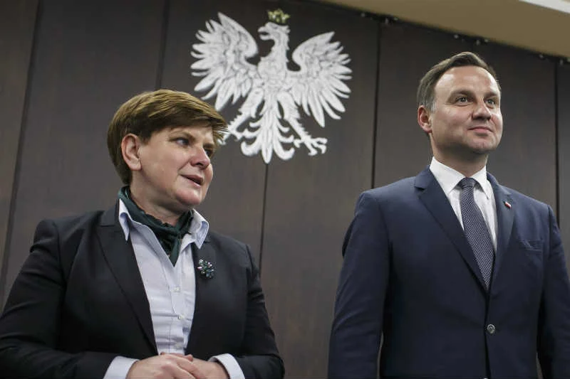 Politycy PiS w walce o głosy gubią się w sieci własnych zarzutów pod adresem PO.