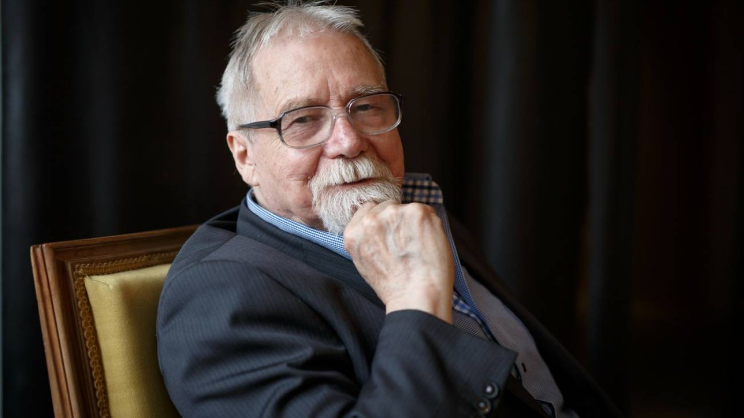 Jerzy Jachowicz w swoim ostatnim felietonie opublikowanym w serwisie TVP Info napisał, iż ostatnie aktywności Anny Korneckiej i Magdaleny Sroki pokazały jednoznacznie, iż "ich rola przekracza usługi asystentek czy też pań do towarzystwa".