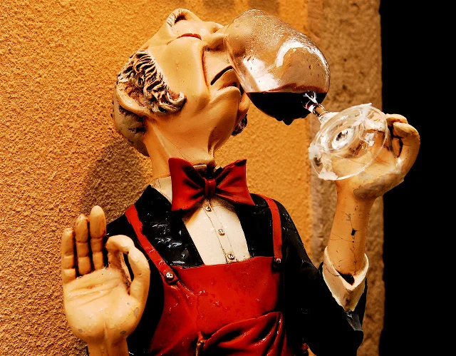 Zanim weźmiemy do ręki kieliszek z winem, najpierw go... wąchamy. Fot. [url=http://bit.ly/1DhLbNg]PROPedro Ribeiro Simões[/url] / [url=http://bit.ly/1mhaR6e]CC BY 2.0[/url]