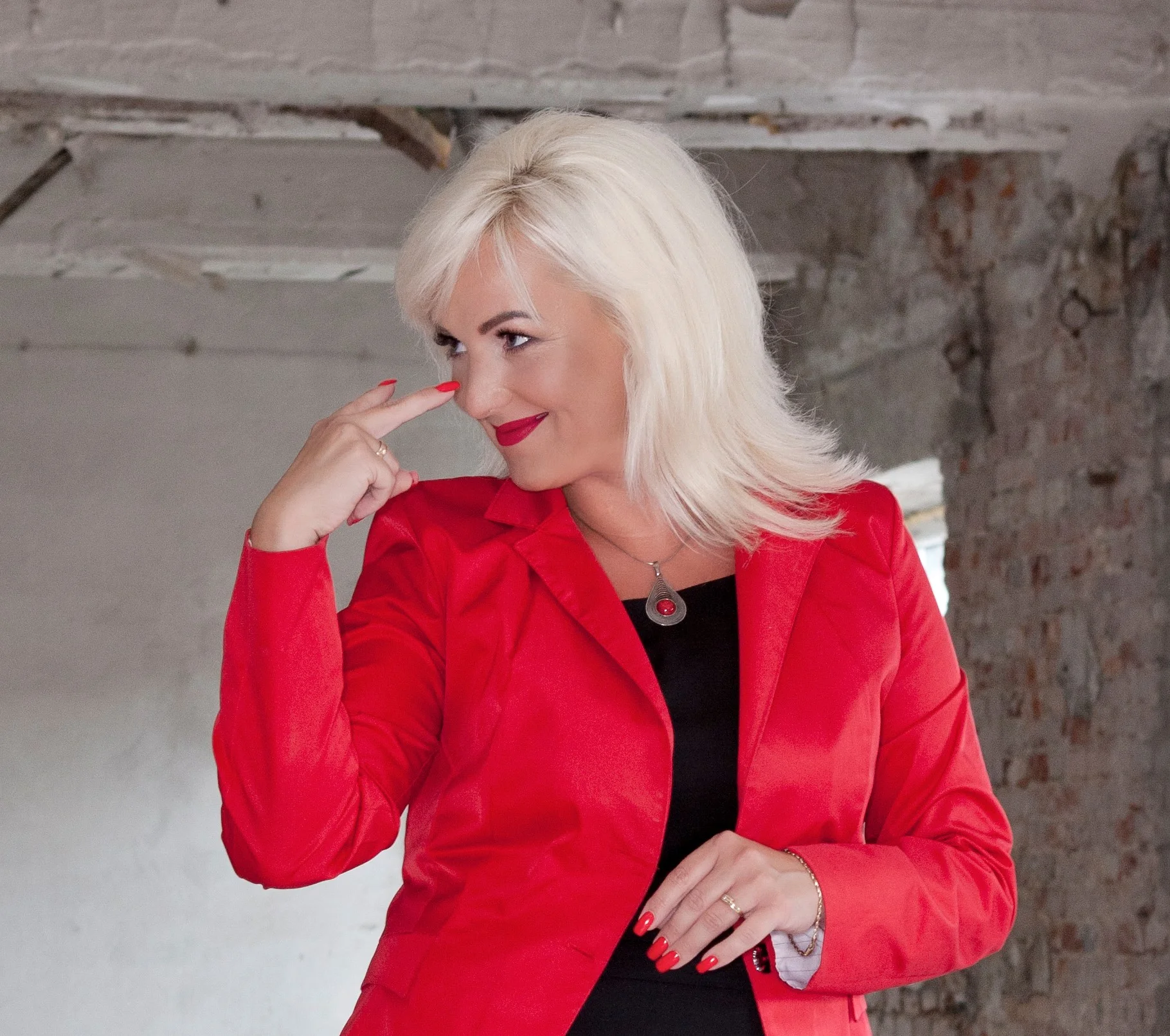 Daria Domaradzka–Guzik często recenzuje na Twitterze występy polityków.