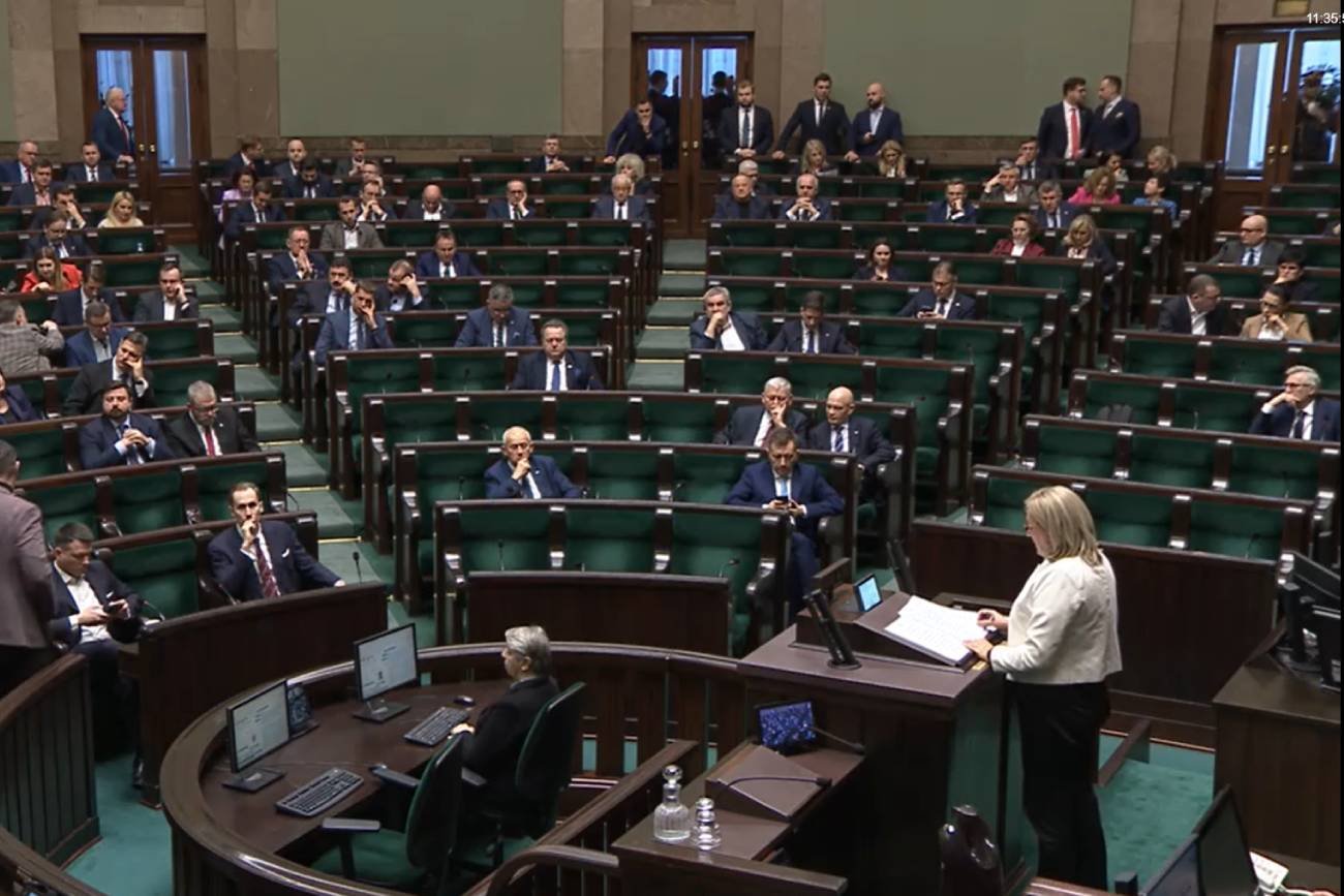 Posłowie PiS zniknęli ze swoich ław po rozpoczęciu dyskusji nad in vitro