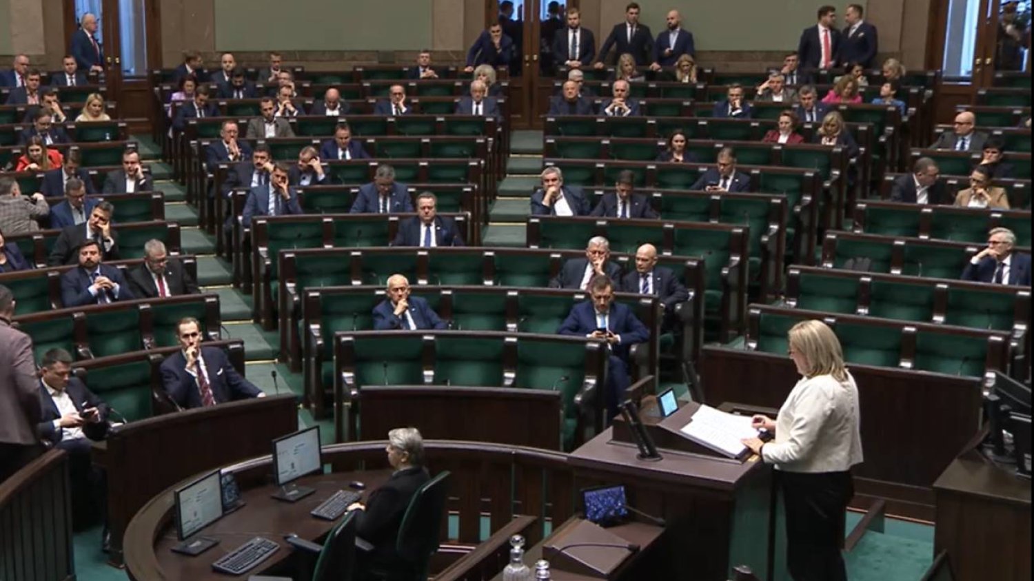 Posłowie PiS zniknęli ze swoich ław po rozpoczęciu dyskusji nad in vitro