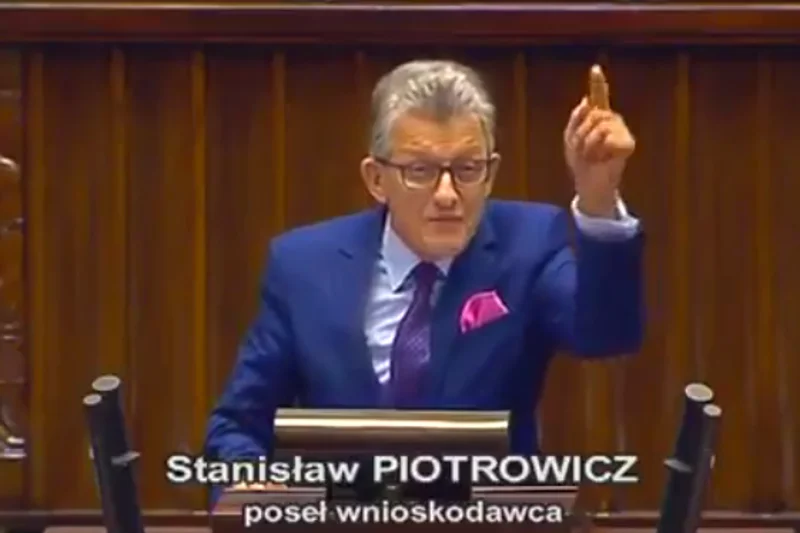 "Precz z komuną!" – krzyczał w Sejmie Stanisław Piotrowicz.