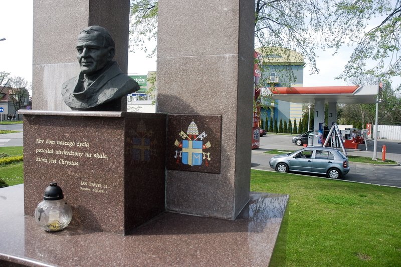W Rzeszowie stoi już 5 papieskich pomników.