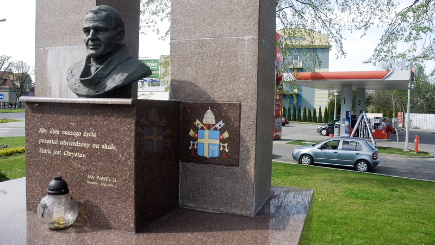 W Rzeszowie stoi już 5 papieskich pomników.