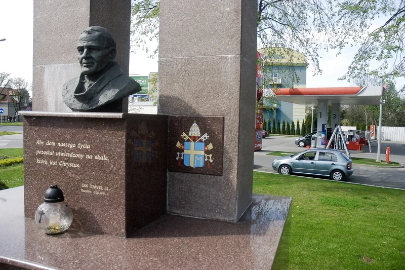 W Rzeszowie stoi już 5 papieskich pomników.