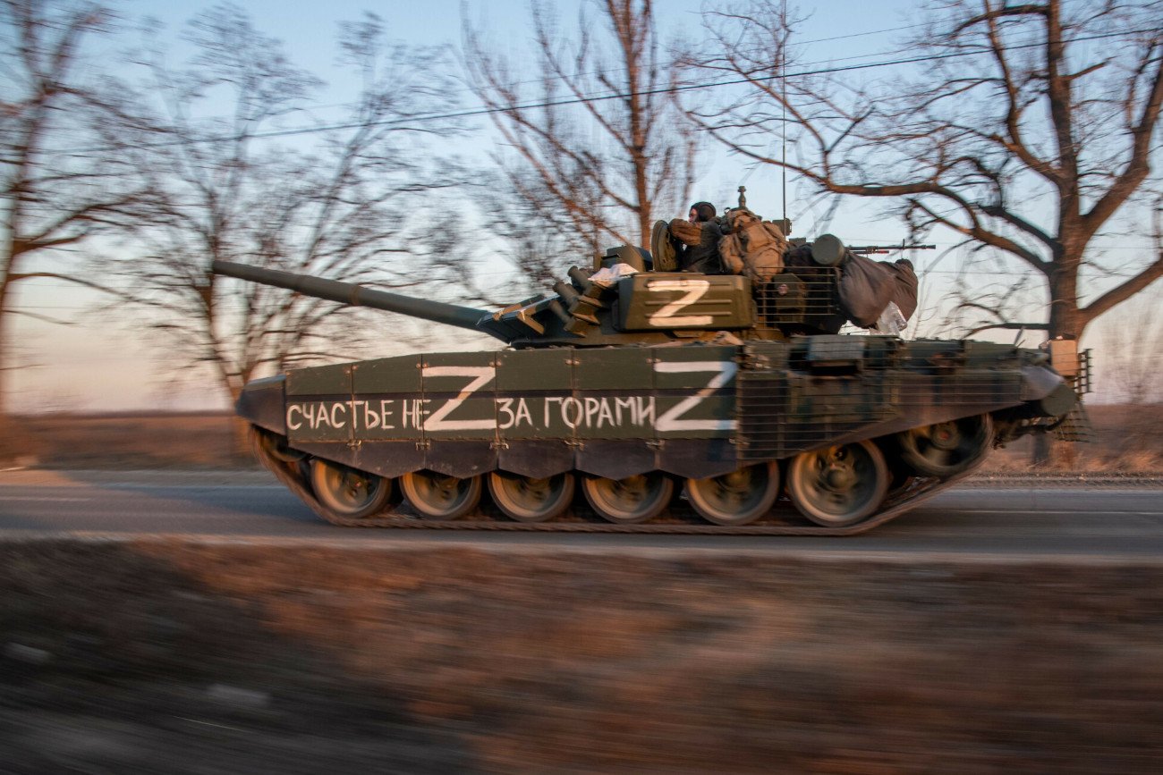 Rosja ma swoją swastykę? Oznaczenie wojskowe "Z" stało się symbolem opresji.