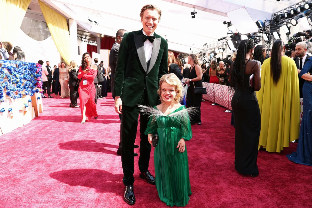 Oscary 2022. Kto zaprojektował sukienkę Anny Dzieduszyckiej?