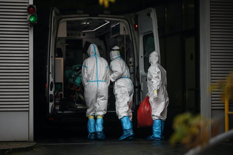 Jest mała poprawa w nowym raporcie o epidemii w Polsce.