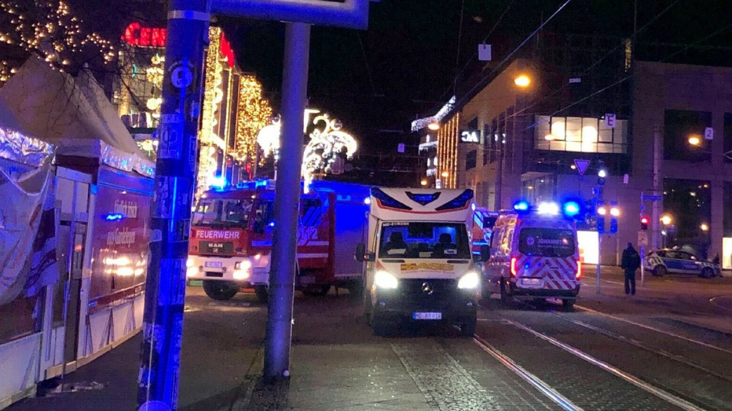 Atak terrorystyczny na jarmarku w Magdeburgu. Kierowca wjechał w tłum ludz. Jest wielu rannych.
