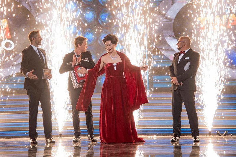 Aktor Kacper Kuszewski przekazał nagrodę na Centrum Praw Kobiet. To organizacja pomagająca ofiarom przemocy, której finansowania nie przyznał minister Zbigniew Ziobro.