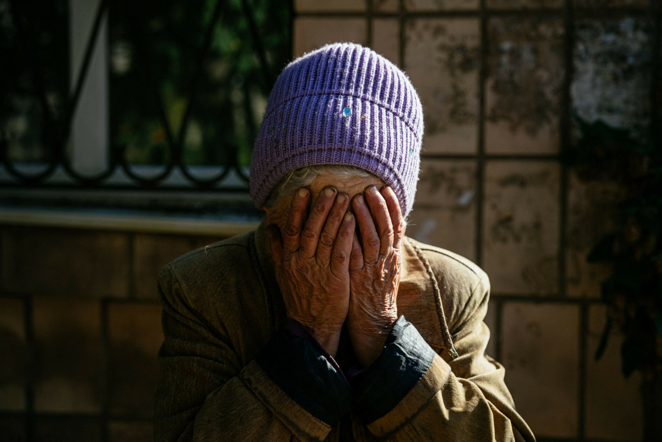 Płacząca kobieta w Ukrainie.