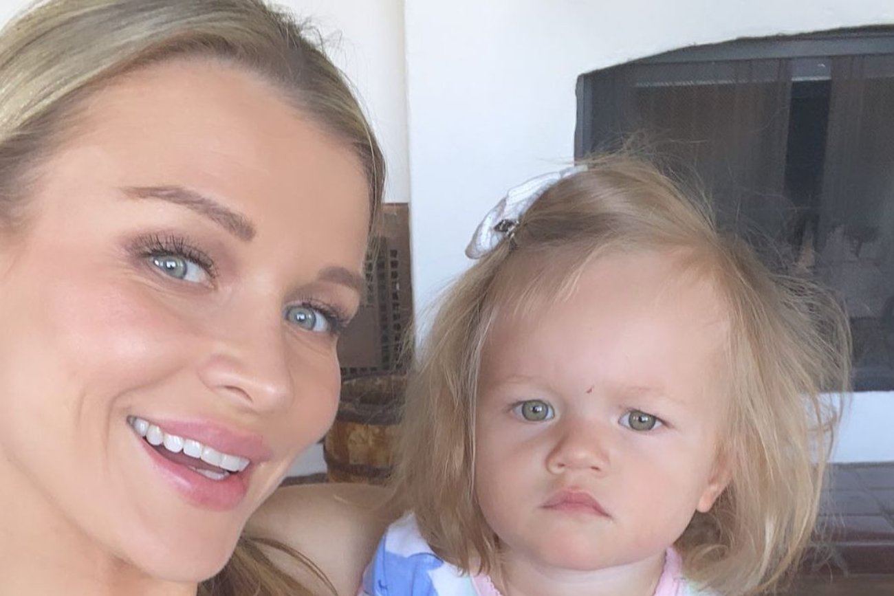 Joanna Krupa wrzuciła urocze, rodzinne zdjęcie. Widać, jakie są relacje małej Ashy i dziadka