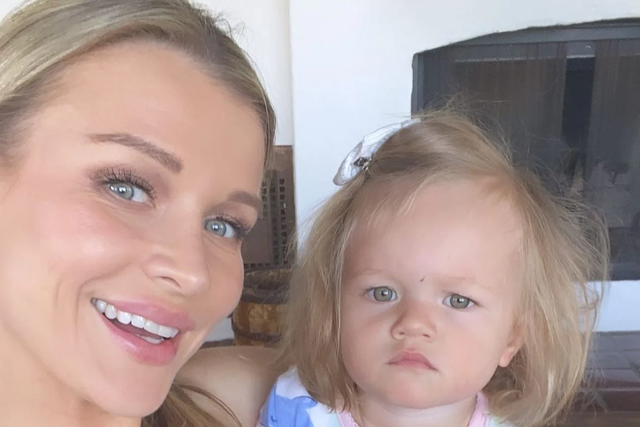 Joanna Krupa wrzuciła urocze, rodzinne zdjęcie. Widać, jakie są relacje małej Ashy i dziadka