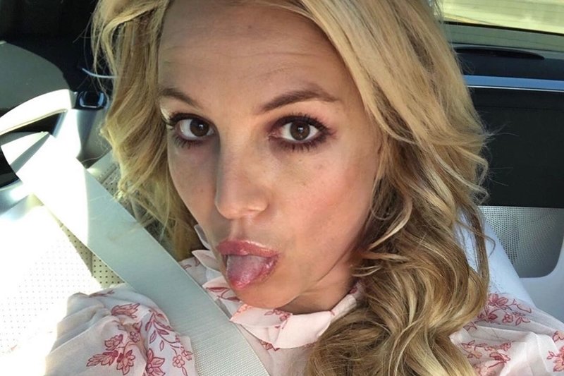 W rodzinie Spearsów dzieją się złe rzeczy.