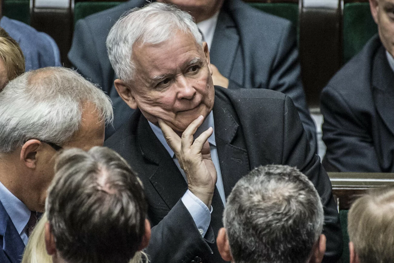Jak donosi "Fakt", Jarosław Kaczyński spotkał się 12 sierpnia wieczorem ze swoimi najbliższymi współpracownikami.