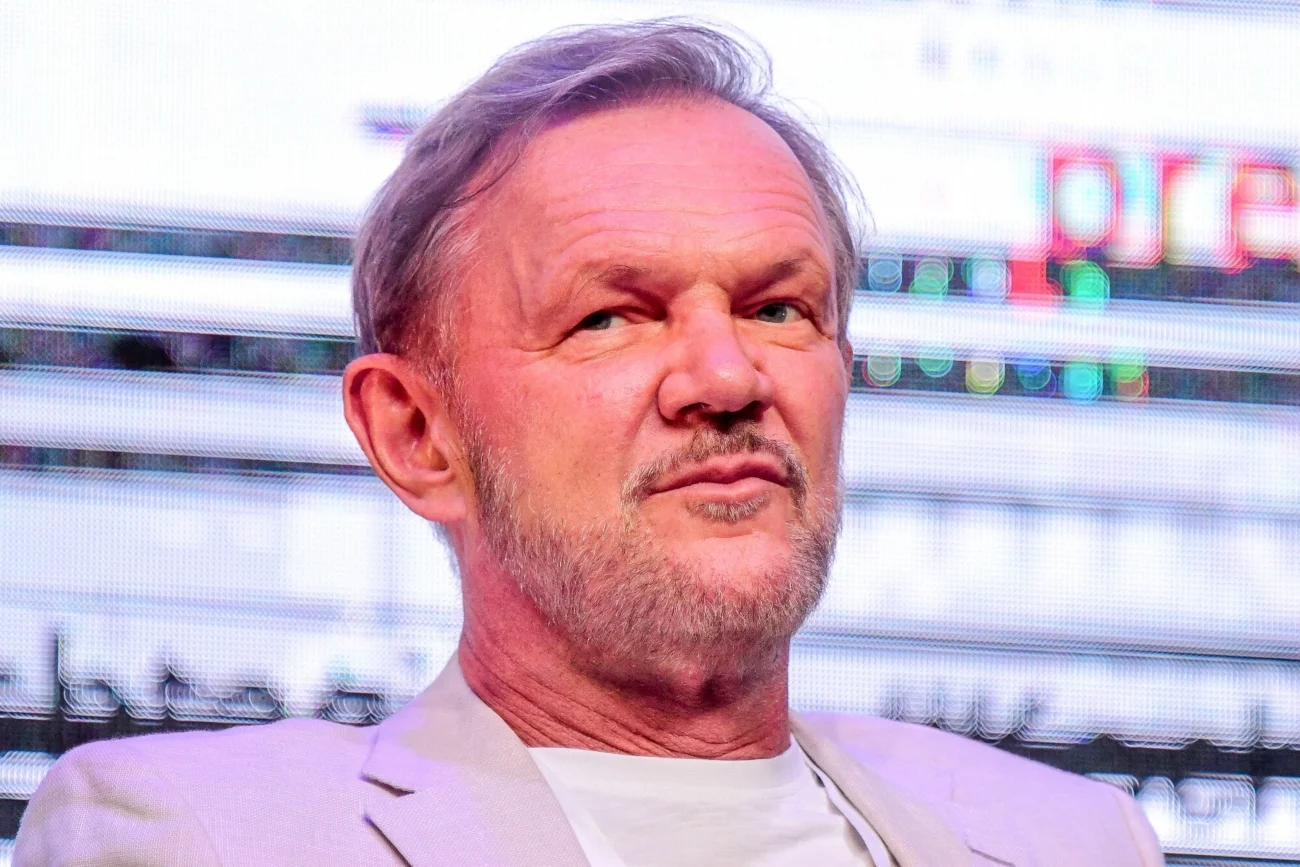 Cezary Pazura zabrał głos ws. zachcianek młodych artystów. Cezary Pazura zabrał głos ws. zachcianek młodych artystów.