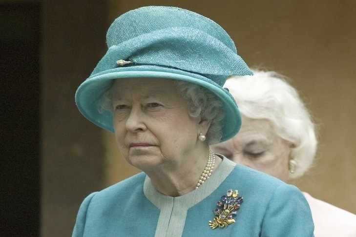 Elżbieta II ucieka przed koronawirusem do zamku Windsor.