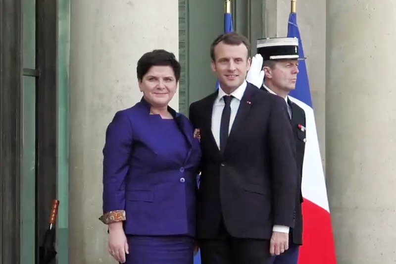 Prezydent Francji Emmanuel Macron w czwartek spotkał się z premier Polski Beatą Szydło. Rozmowy w Pałacu Elizejskim dotyczyły m.in. działań PiS ws. wymiaru sprawiedliwości.