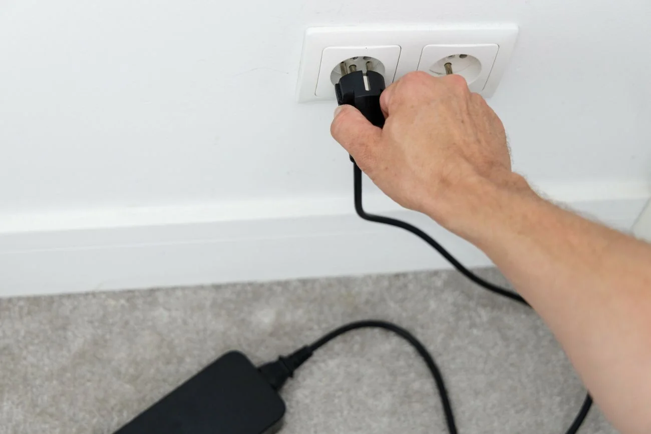 Ten sprzęt pobiera najwięcej energii w domu. Są jednak sposoby jak obniżyć rachunki za prąd. Płyta indukcyjna jest największym "pożeraczem" prądu w domu Tymi sposobami oszczędzisz na rachunkach.