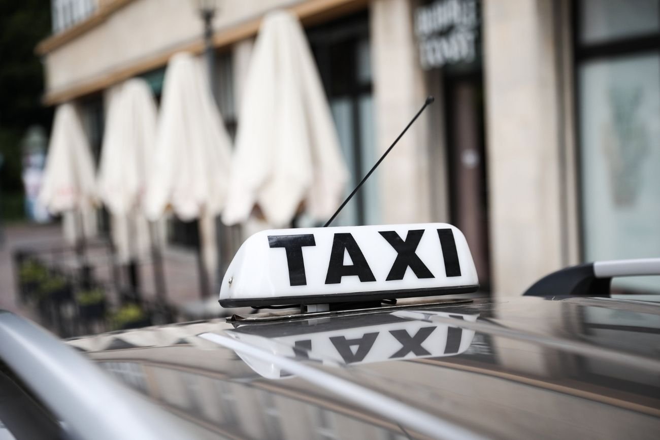 Zaatakował nożem taksówkarza w Krakowie. Policja ma nowe fakty o sprawcy