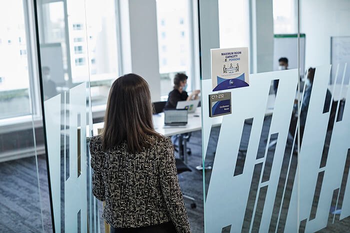 Firma przygotowywała się do tego projektu ponad rok, w międzyczasie pracownicy przeszli 5-cio tygodniowy cykl szkoleń i sesji wdrożeniowych przygotowany we współpracy ze specjalistami ze Specialisterne