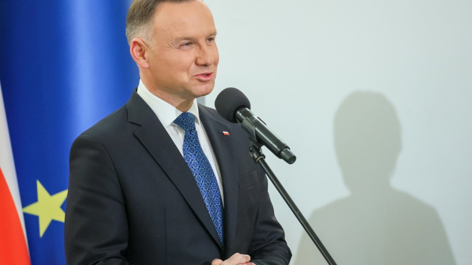 Andrzej Duda uśmiecha się, choć czeka go wiele problemów