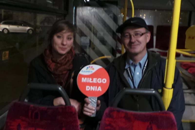 Wesoły Kierowca z pasażerką