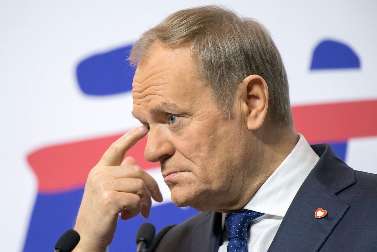 Premier Tusk miał wypadek na stoku