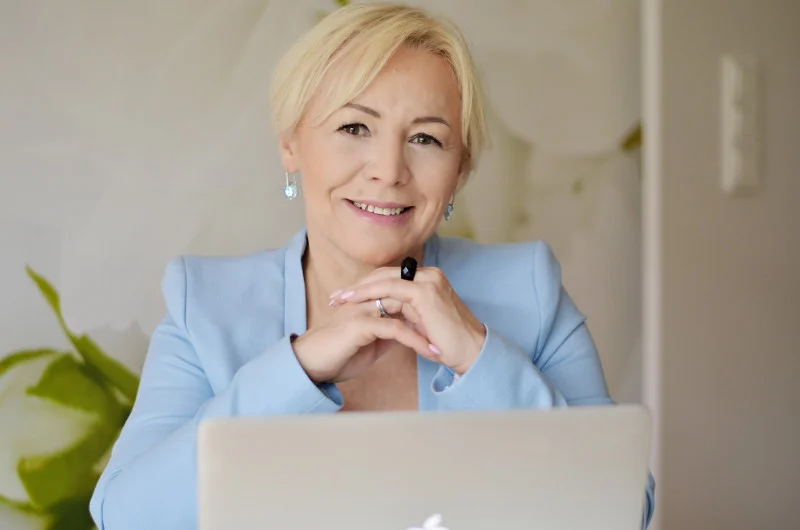Anna Sarowska-Gierasimowicz, właścicielka firmy Careers Compass, korzysta z funduszy inwestycyjnych. W zarządzaniu finansami wspiera się radą fachowych doradców i funkcjonalnościami aplikacji
