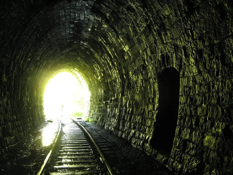 Nieczynny tunel pod Przełęczą Kowarską, na linii Jelenia Góra - Kamienna Góra.