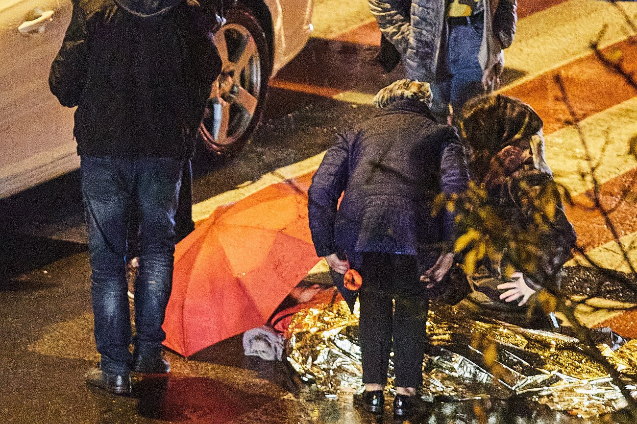 Paraliż to częsta reakcja, kiedy jesteśmy świadkami wypadku, dlatego warto wiedzieć, co trzeba robić w takich sytuacjach.