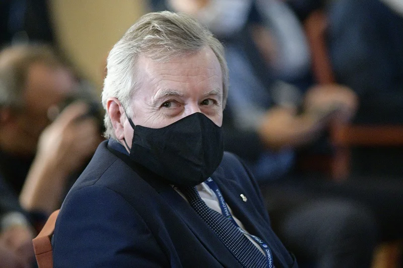 Piotr Gliński jest na kwarantannie.