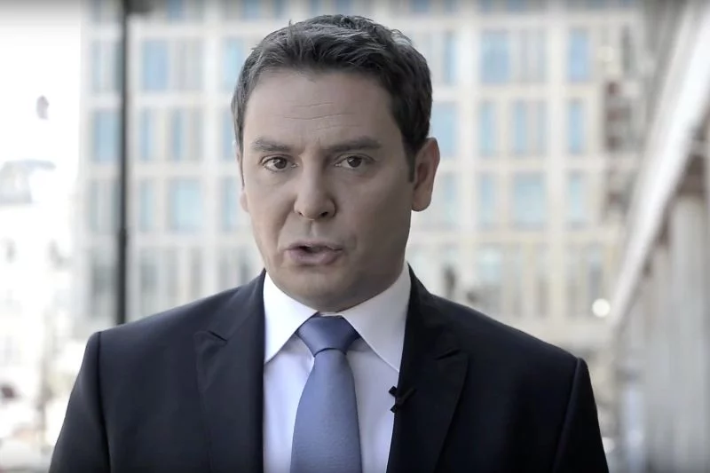 Jeszcze kilka lat temu, Michał Adamczyk prowadził debaty o Unii Europejskiej z udziałem komisarz Reding. Zabiegał nawet o cykl programów o tej tematyce w TVP.