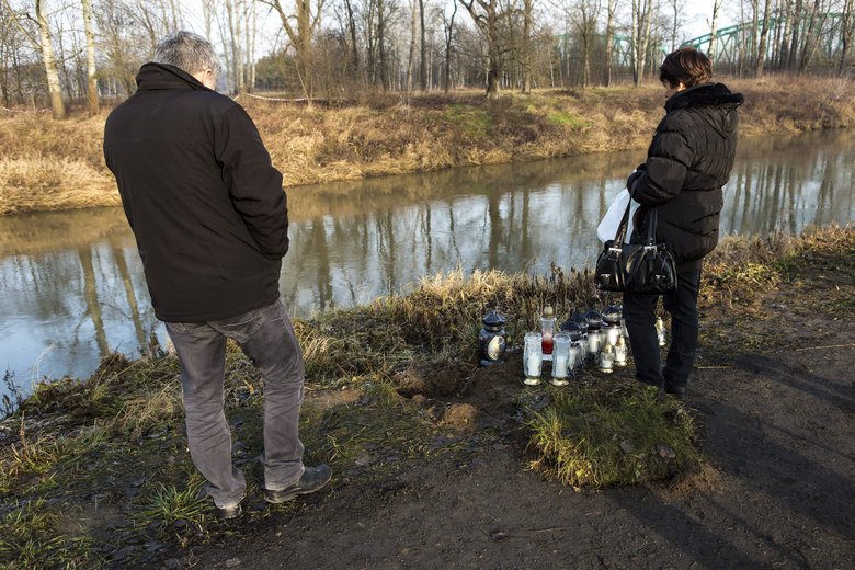 Brzeg rzeki Wisłok, to tu utopiła się trójka nastolatek i dwójka mężczyzn, uwięzionych w daewoo tico.