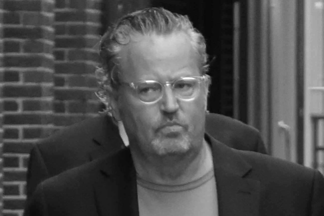 Matthew Perry został znaleziony martwy w swoim domu.