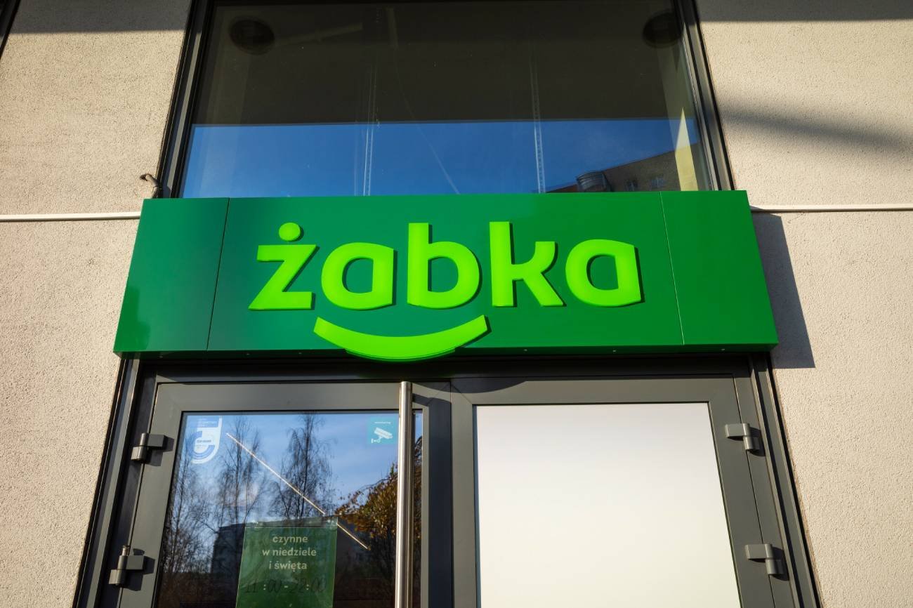 Żabka w Łukowie chciała sprzedawać więcej alkoholu. Jest decyzja