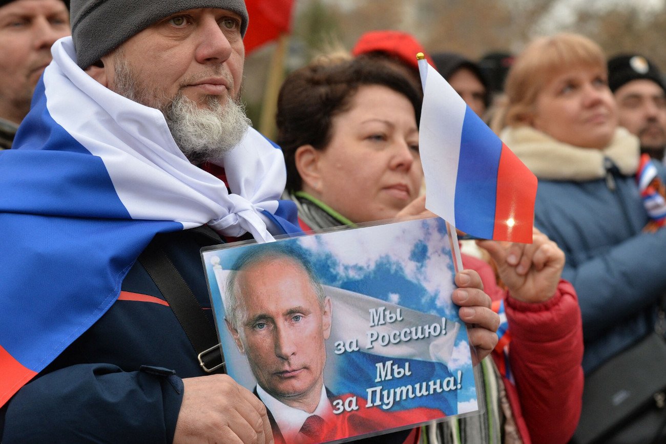Nastroje prorosyjskie są silne w niektórych krajach aspirujących do UE, ale też w wielu krajach byłego ZSRR. Na zdjęciu: demonstracja w Kirgizji.