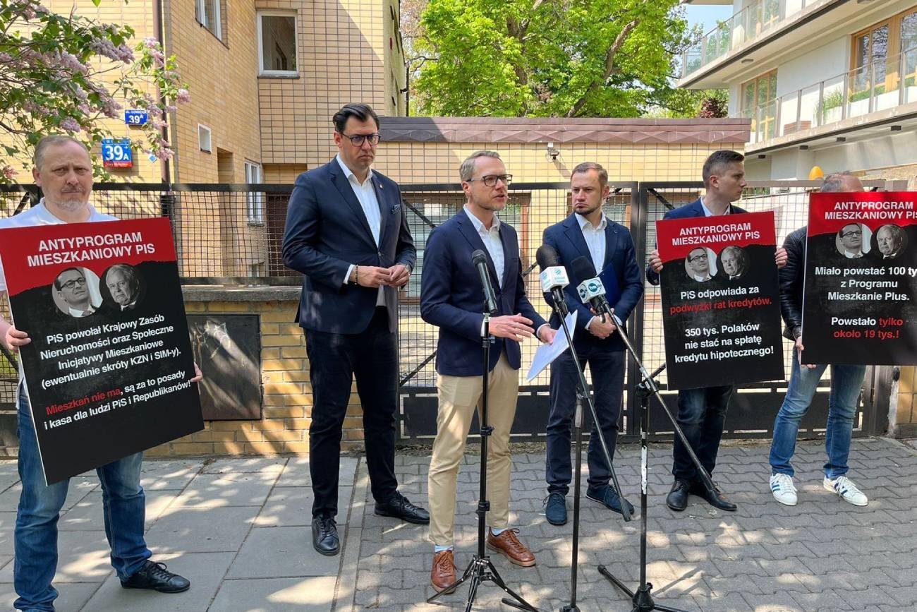 Politycy PO rozjechali się po Polsce. "Śladami afer PiS"