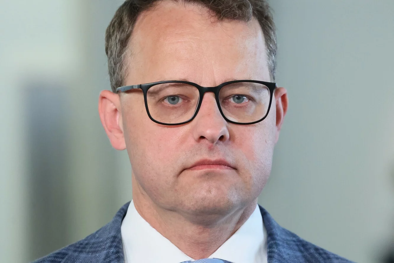 Romanowski uciekł na Węgry. Przypomniano mu, co mówił niecały rok temu.