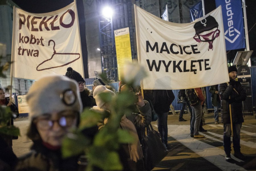 Pod obywatelskim projektem ustawy o prawach kobiet zebrano 400 tys. podpisów.