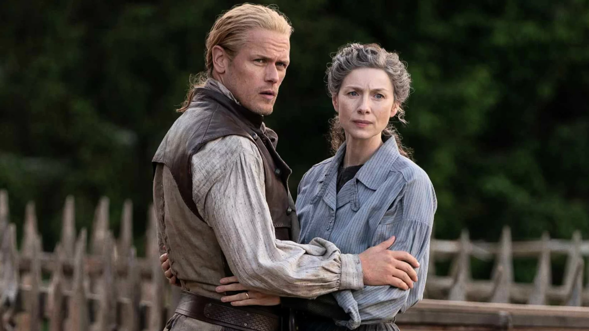 Caitriona Balfe i Sam Heughan w 8. sezonie "Outlandera"