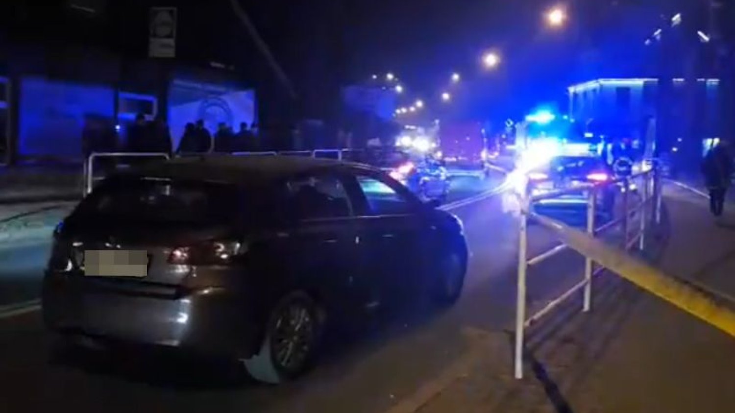 Mimo strzałów oddanych przez Policję szaleniec się nie zatrzymał.