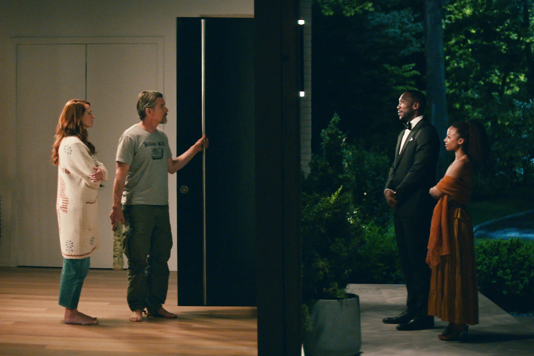 Julia Roberts, Ethan Hawke, Mahershala Ali i Myha'li Herrold w filmie "Zostaw świat za sobą".