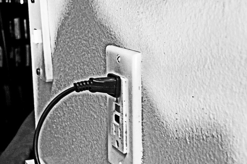 Dookoła informują nas o zagrożeniu blackoutem, a bez prądu da się żyć.